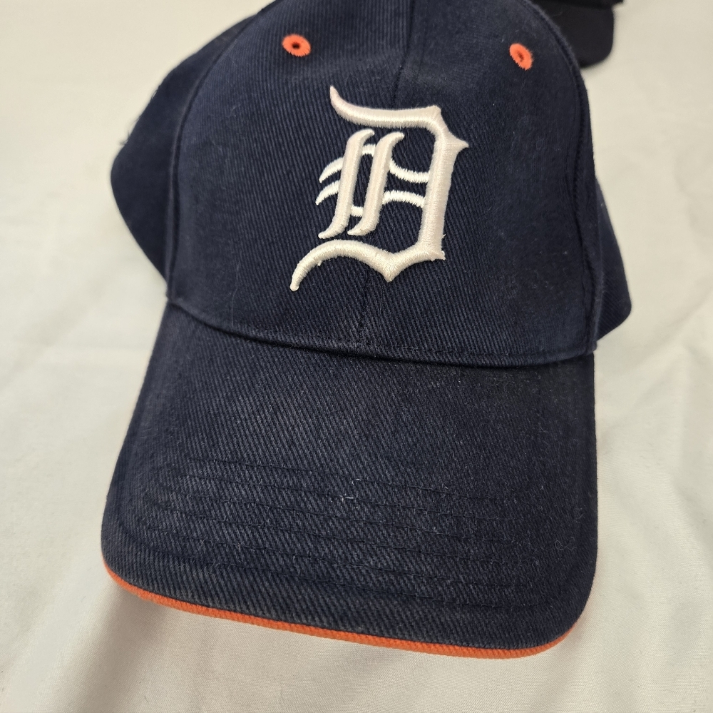 5 Detroit Ball Caps - Picture 8 of 11